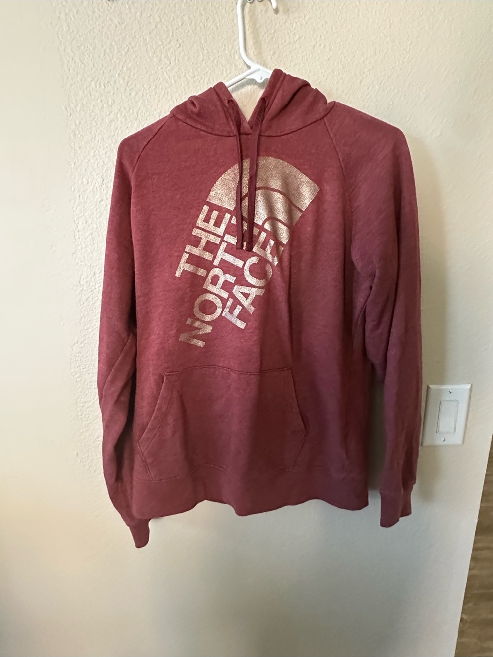 The North Face women's Burgundy Pullover Hoodie Metallic Logo size L/ NWOT 1187
